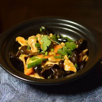 Свинина с овощами и грибами в Go-Boo по цене 599 ₽