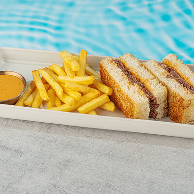 Сандо-сэндвич с телячьими щечками в Nemo по цене 780 ₽