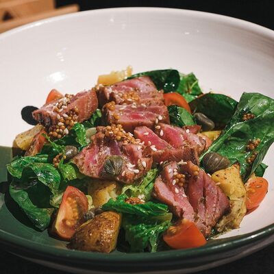 Салат с тунцом в Вьюрок по цене 935 ₽