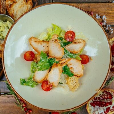 Цезарь с цыпленком в Дади по цене 650 ₽