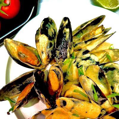 Мидии в соусе том ям в Volga Рак по цене 850 ₽