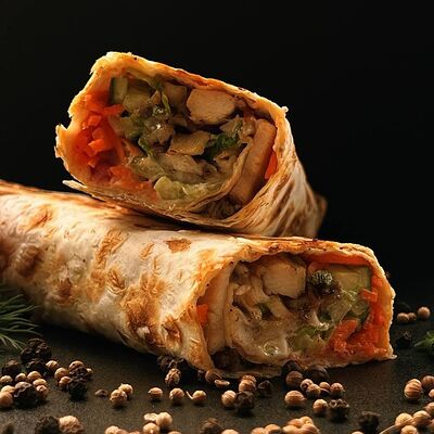 Классическая шаурма с курицей в Сфинкс Food по цене 490 ₽