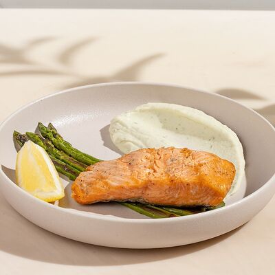 Стейк из лосося в Studio по цене 1150 ₽