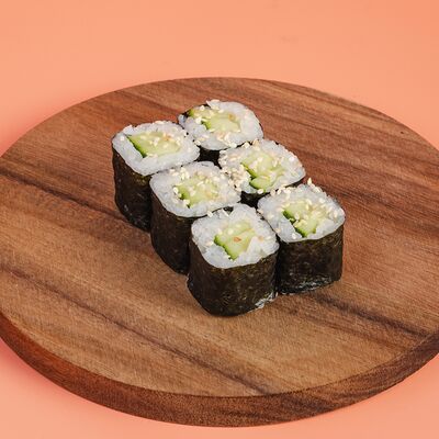 Огурец в Rooooolls по цене 220 ₽