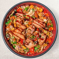 Рис жареный с курицей в Sushi Bistro