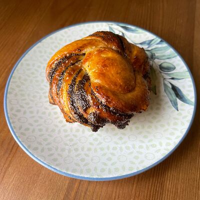 Маковая булочка в Family Kitchen по цене 210 ₽