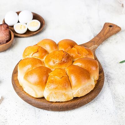 Пирог Веселая семейка с мясом, яйцом и зеленым луком в У Палыча. С пылу, с жару! по цене 762 ₽