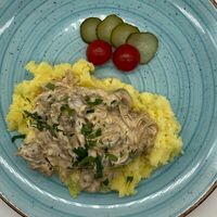 Говяжий Строганоff в Кафе Сербской кухни Шеff