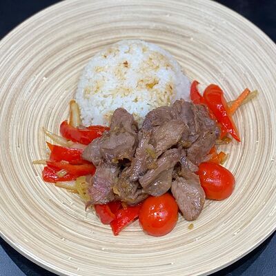 Мясо с овощами в Вьетнамка по цене 697 ₽