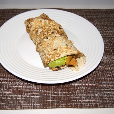 Ролл с кебабом из телятины в Шашлыки & Пироги по цене 260 ₽