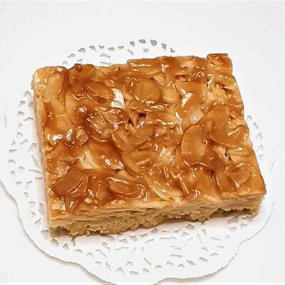 Пирожное Миндальное в Дуровъ по цене 100 ₽