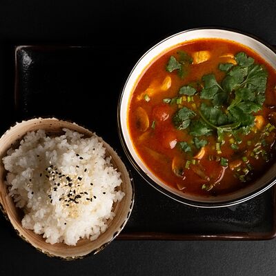 Том ям с курицей в Godzilla sushi по цене 795 ₽