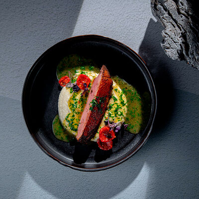 Копченая утка с пюре из сельдерея в Чайхона №1 Васильчуки по цене 850 ₽