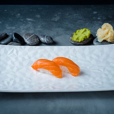 Суши Лосось в Nella Foresta по цене 350 ₽