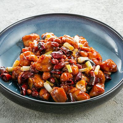 Цыпленок Гунбао в See China по цене 530 ₽