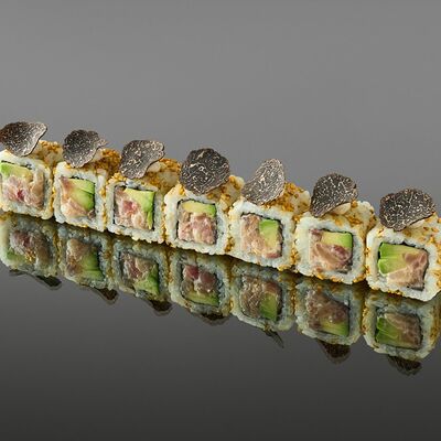 Ролл Лакедра с трюфелем в OUGI по цене 2390 ₽