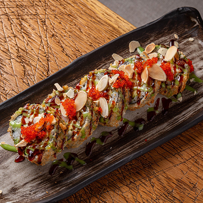 Темпура ролл с креветкой и пастой васаби в COBA restaurant по цене 1035 ₽