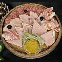 Мясное ассорти в Прохлада