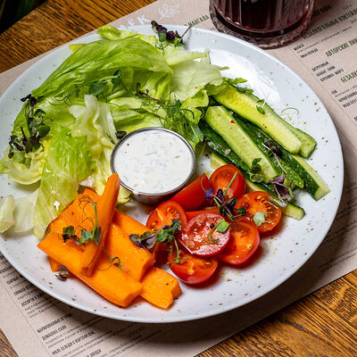 Свежие сезонные овощи в Уголёк по цене 430 ₽