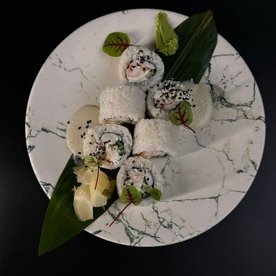 Ролл спайси креветка в W - cocktails & food по цене 1030 ₽