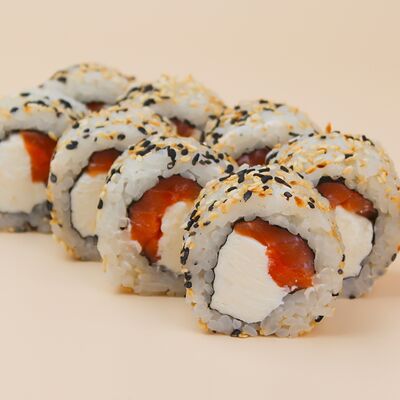 Филадельфия в кунжутев Суши Сэгун и роллы по цене 990 ₽