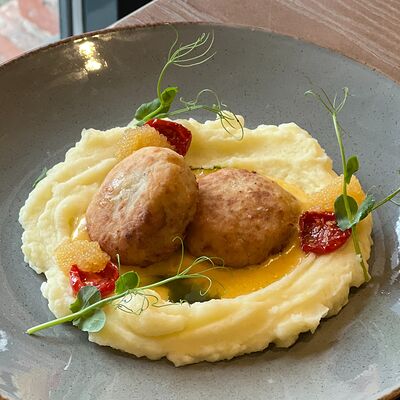 Щучьи котлеты с картофельным пюре в Старый город по цене 670