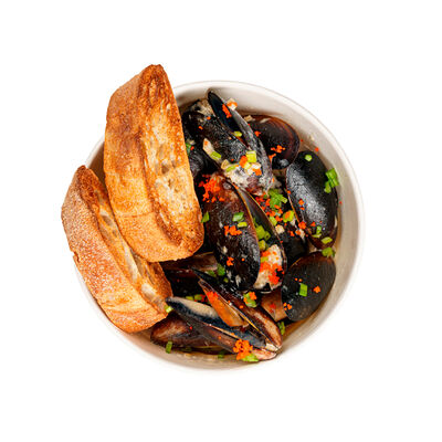 Мидии чилийские в сливочном соусе в Sea Zone по цене 715 ₽