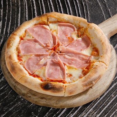 Пицца с ветчиной в Ginza по цене 1490 ₽