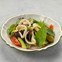 Салат с кальмаром в Peperoni