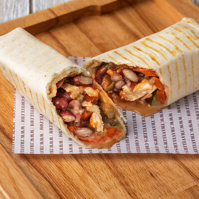 Буррито с курицей в Кофейня на Остоженке по цене 680 ₽