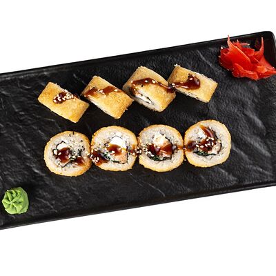 Жареный ролл с копченым лососем в MAHALLA по цене 2500 ₸