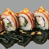 Ролл опаленный с беконом, копченой курочкой и соусом спайси в Marlin Sushi по цене 440