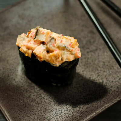 Гункан с угрем спайси в Yomayo по цене 209 ₽