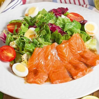 Салат с семгой в Мушмула по цене 599