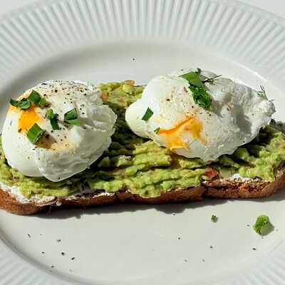 Бутерброд с авокадо в Grechka по цене 500 ₽