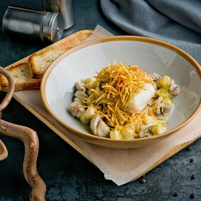 Судак с картофелем и грибами в Белый Аист по цене 760 ₽