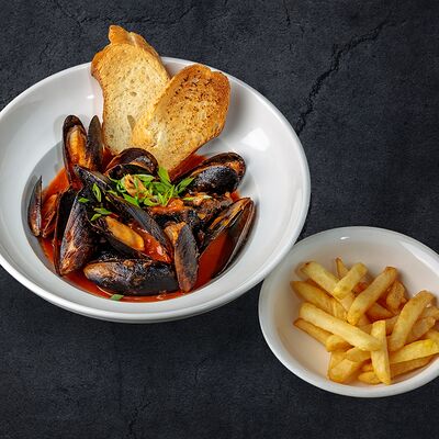 Мидии в томатном соусе в I am PHO по цене 585