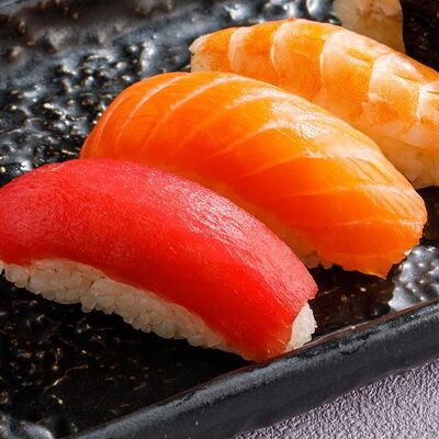 Нигири суши тунец в Чайхана Пахвала по цене 200 ₽