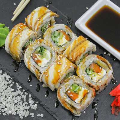 Ролл Канада в Maiko Sushi Bar по цене 359 ₽