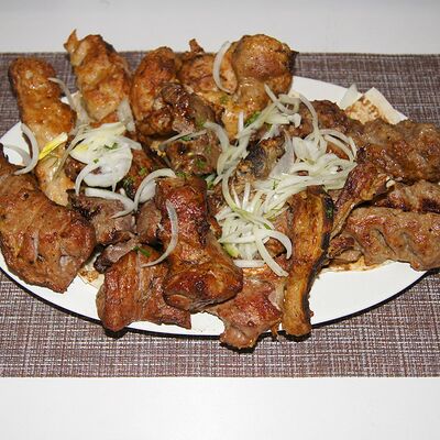 Ассорти из шашлыка и люля-кебабов в Шашлыки & Пироги по цене 4000 ₽