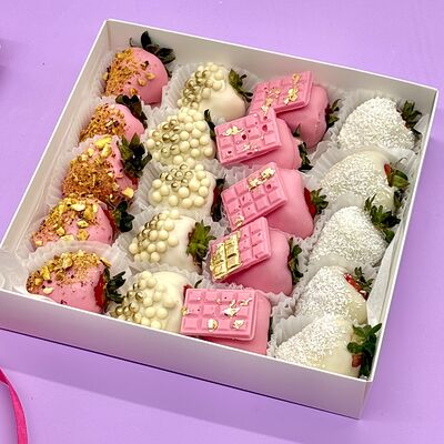 Большой набор Клубника в шоколаде №43 в Cosmo Сakery по цене 5200 ₽