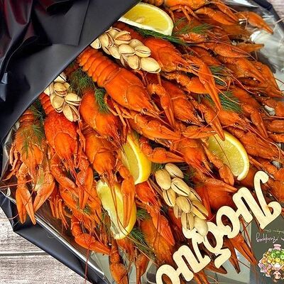 Мужской букет из раков (без топпера) в Букет Альфред I клубника в шоколаде и букеты по цене 3990 ₽