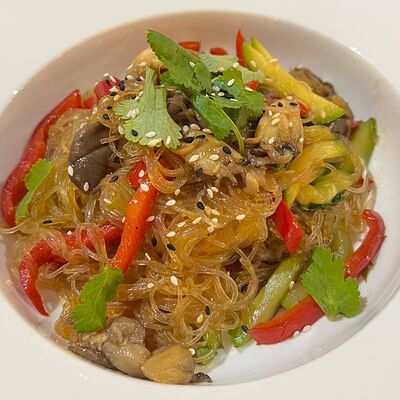 Фунчоза с овощами и соусом терияки в Кокофреш по цене 600 ₽