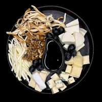 Сырная тарелка в Black Forest