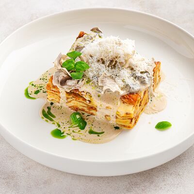 Мясная лазанья в Zest Coffee & Wine по цене 610 ₽