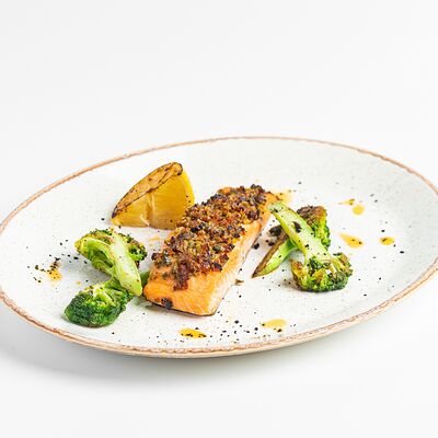 Карельская форель с брокколи в Kitchen по цене 890