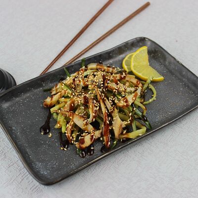 Салат Унаги в SUSHI GO по цене 599 ₽