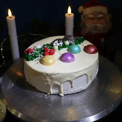 Молочная девочка с клубникой в Пряно-Румяно по цене 1200 ₽