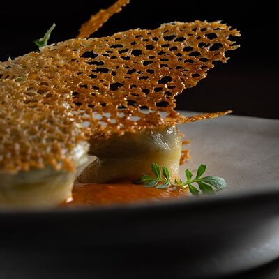 Гедза с гребешком в KOJI по цене 950 ₽