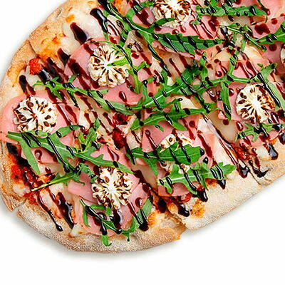 Сливочная ветчина в Некруглая пицца и роллы по цене 442 ₽